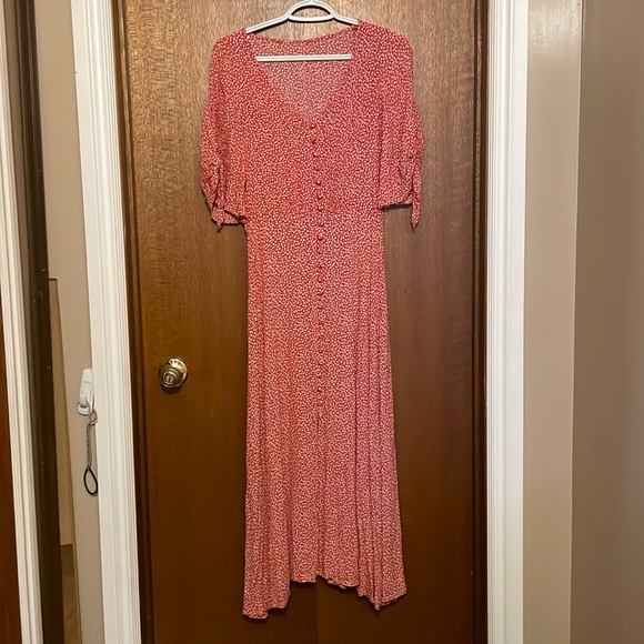 Dresses & Skirts - Vintage Red Flower Dress